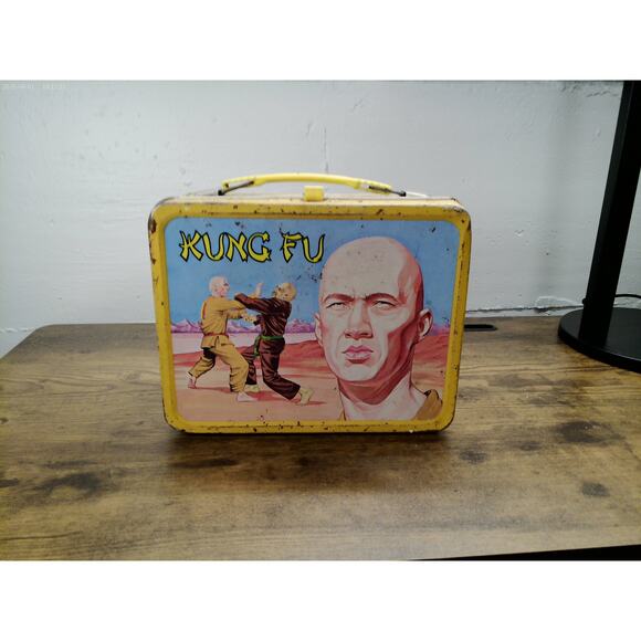 Vintage 1974 Kung Fu Metal Lunchbox by Thermos – Classic TV Series Memorabilia - Picture 2 of 8